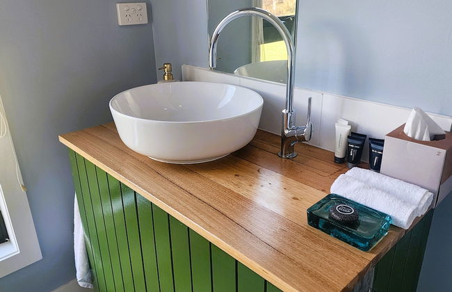 Flotsam Studio Accommodation - Photo 47