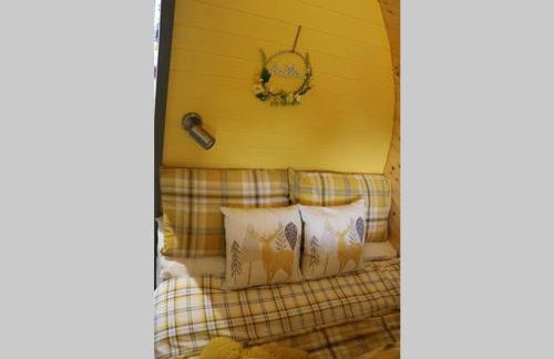 Glampods Glamping Pod - meet Highland Cows and Sheep Elgin - Foto 9