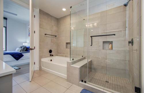 Downtown Luxury High-Rise with Panoramic Views - Foto 6