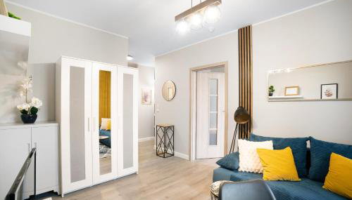 Cozy Warsaw Apart with Gym close to the Airport and City Centre - Foto 4, wardrobe, locker