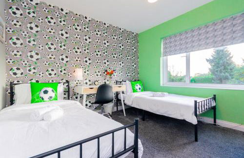 Stunning Place, close to Windsor & Heathrow & Private Parking - Foto 16