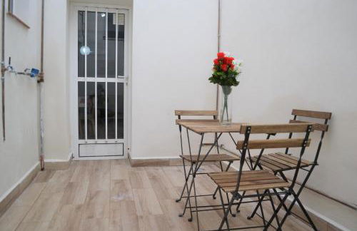 Impressive 1 bed Apartment with a stunning bathroom and Terrace CB4EV - Photo 1