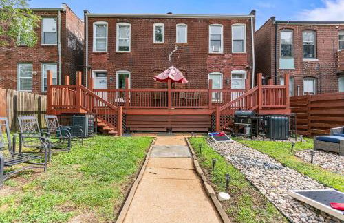 Abstract Haven | Stylish 1BR by Tower Grove - Photo 6