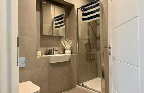 Harbour View - Steps From The Sea - Balcony - Parking - Foto 8