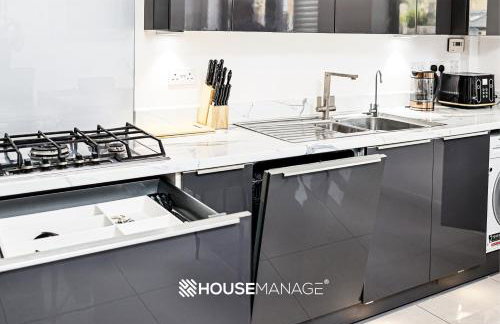 Modern Beautiful 5 bed -Sleeps 13 - Free Parking - Foto 35