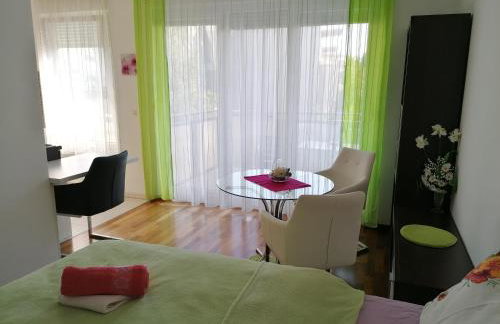 Apartman Zelena Oaza-SelfCheckIns parking free - Photo 2