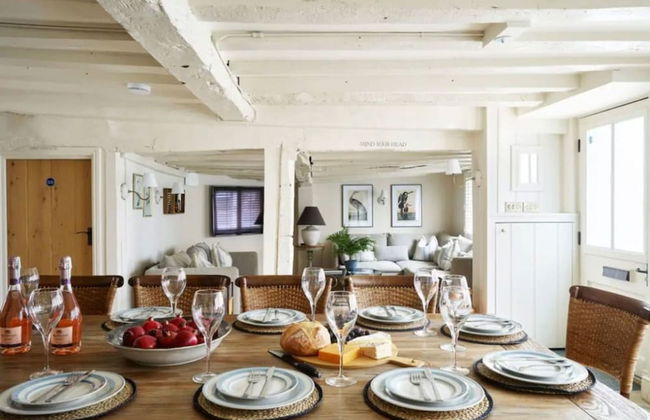 Old Coach House Dolls House - From 1100 Per Night - Photo 2