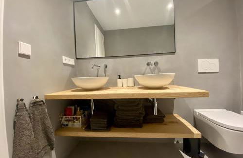 Bini Moxonia Villa de lujo con Vistas al mar, piscina, barbacoa Espectacular Jardín - Foto 44