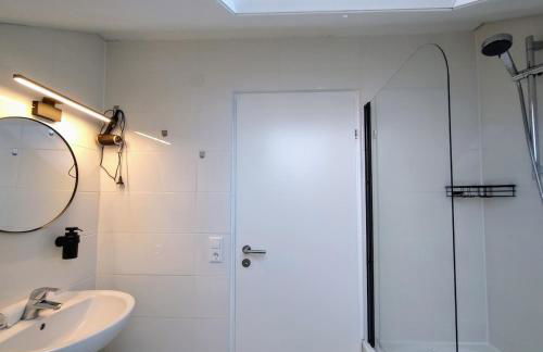 Studio "Küssaburg-Blick" - grosse Dachterrasse - Boxspringbett - nahe Therme Bad Zurzach, CH - Foto 15