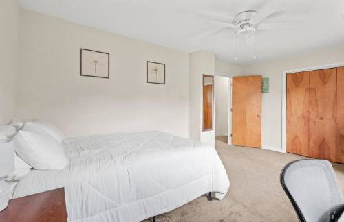 Prime Location 2 BR Oasis with Washer and Dryer - Foto 36