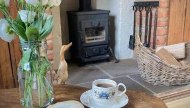 Cosy 3-bedroom home with garden and log burner. - Foto 3