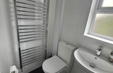 Stylish home in trendy area close to city centre, with parking - Foto 13