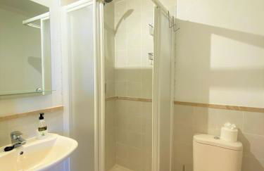 Sea View Penthouse Apartment with Hot Tub - Casa Bella Vista, Buenas Noches , Estepona - Photo 25