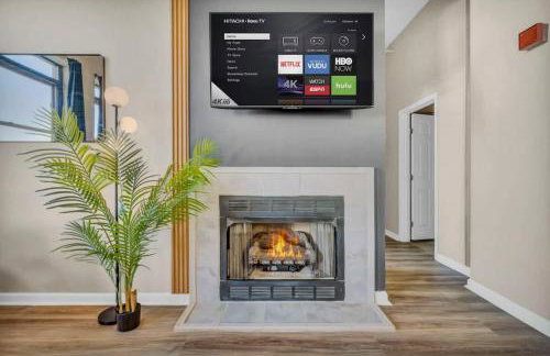 Colorful 2Bed Apt Heart of Downtown Lake Views - Foto 28