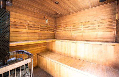 Mint Lodge 1BR with Hot Tub near Black Mountain - Foto 35