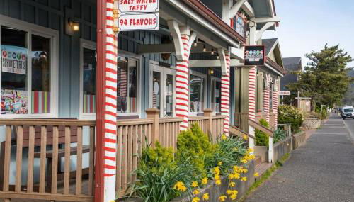 Cannon beach vibes, steps to the beach,WIFI,3 full bedroom en suites with 3 fireplaces,Near Downtown - Foto 4