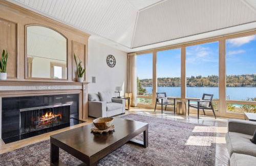 Stunning Waterfront Mansion with Pool and Hottub - Foto 22