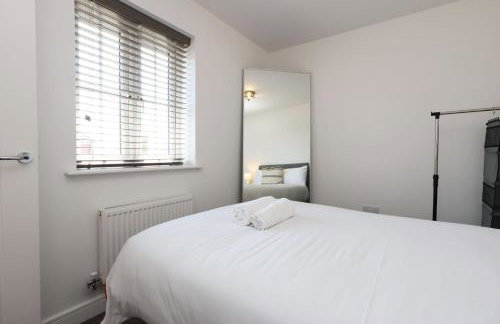 Contractor 4 Bed 2 BA 5 mins to Airport & Barry With Parking - Foto 35