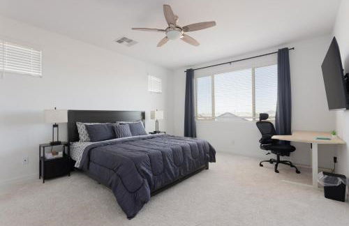 Modern Desert Home-Great for families & groups, near golf, hiking, and city fun, Private in-law suite with own entrance also available separately - Foto 18