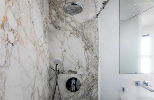 LovelyStay - Luxury 2BR Duplex Apartment in Foz Porto - Foto 8