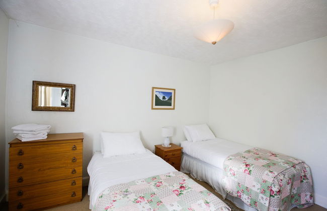 Byrness House - Photo 2