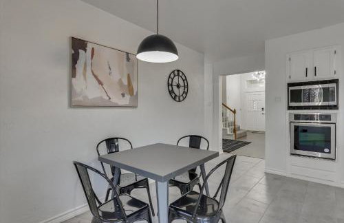 Luxury Holiday Home 5BR Hot Tub, Pool & Beautiful Backyard - Foto 16