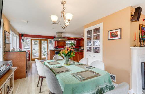 6 Mi to Dtwn Seattle Walkable Home with Hot Tub - Foto 7