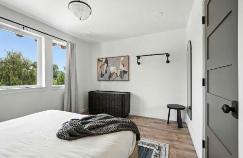 Kerns 6BR - New Spanish Style Group Stay - Photo 21