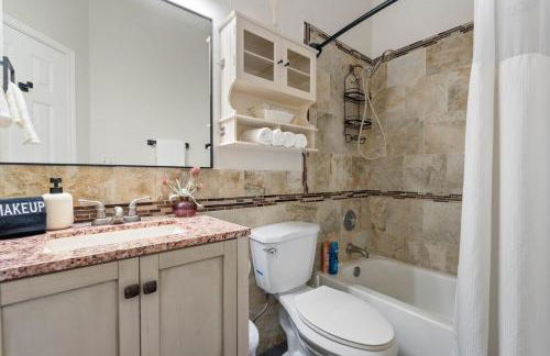 Modern 4BR Home w WiFi by Dell Diamond - Photo 34