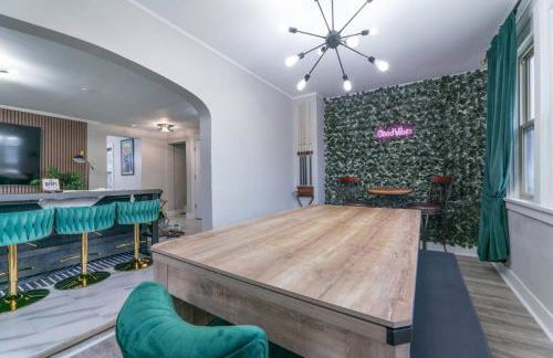 Pool Table, Arcade, Darts, 3 Car Garage, Sleeps 20 - Photo 20