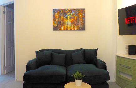 4 Bed - Parking - Close to M4 - Ideal for Work - Foto 26