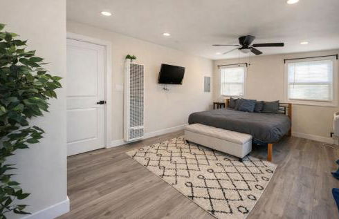 Cozy Corner Charming 1BR with WiFi - Foto 12