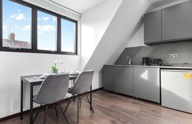 Stylish King Size Bed Studio Near Central London - Foto 12