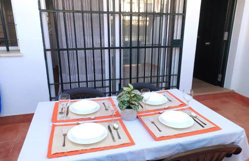 Gran adosado de esquina muy cerca de la playa en la Antilla - Foto 17