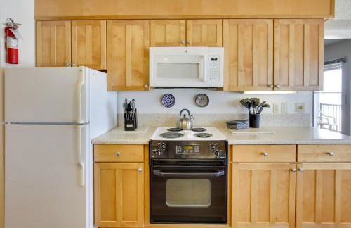 Comfortable Lincoln City Condo with Patio and Views! - Foto 14