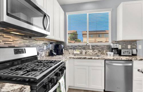 4BR Family Oasis with Gym and BBQ Near Vegas Strip - Photo 14