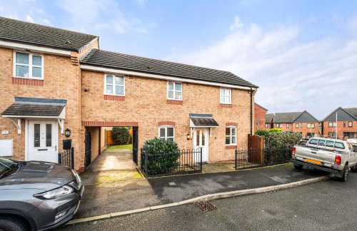 Stylish 3BR Home - Sleeps 7 - 15 Min to City Centre, Parking Garden & Fast Wi-Fi - Foto 10