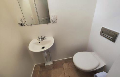 2 Bedroom Awesome Home In Saint-Laurent-De-La-Ca - Foto 24