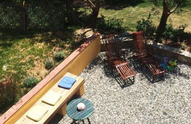 The Yellow Houses - Photo 13