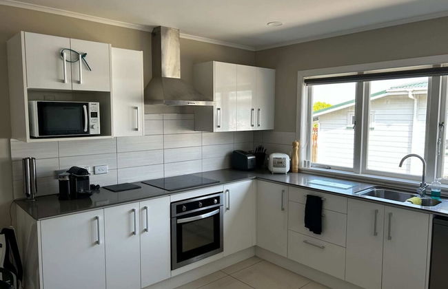 Spacious 2BR Home in the Suburbs - Foto 2