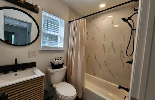 Whiskey Rose AC-New Renovation! With Pool Table! - Foto 53