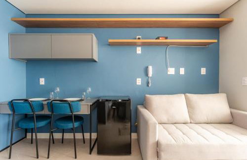 Studio Decorado Moderno ao lado Metrô Giovanni com Varanda - Acomoda até 4 pessoas - Foto 3