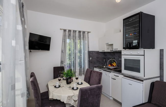 Luxury villa complex Pendolino with heated pool and jacuzzi - Foto 9