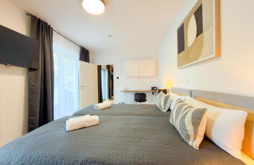 ImmoStay #3 - Penthouse mit zwei Balkonen & Seeblick, Parking & WiFi - Foto 57