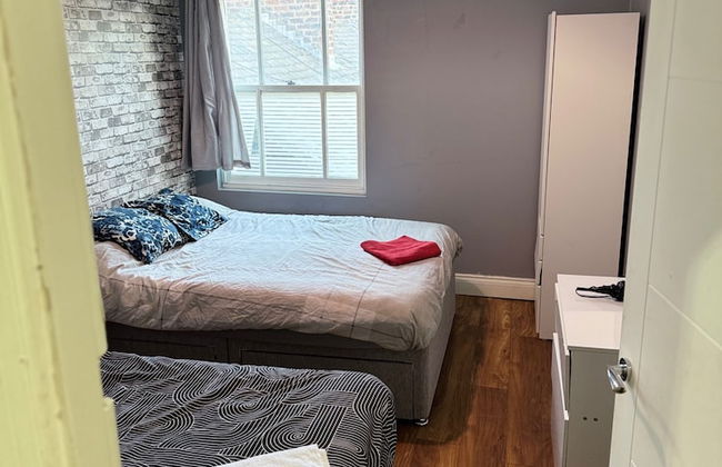 Westgate Haven - Spacious 4 Bedroom Apartment - Photo 4