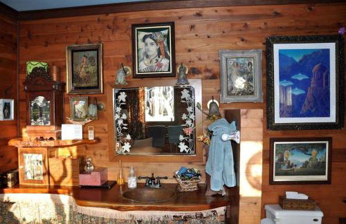 Antique Indonesian Teakwood Cottage for a Romantic Getaway in Petaluma, California - Foto 16