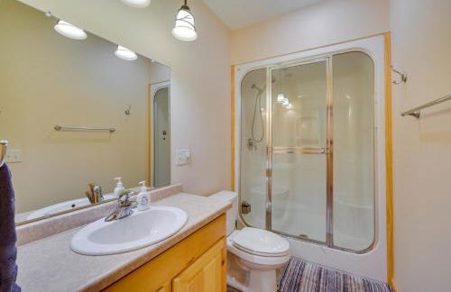 Lakefront Wisconsin Cabin with Boat Dock! - Foto 15