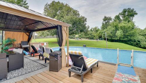 'Hidden Paradise' on 5 Acres w/ Hot Tub & Deck! - Foto 2