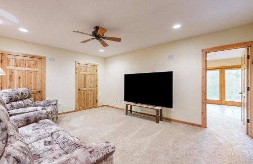 Steps to Sturgeon River! Dog-Friendly Nature Haven - Foto 15