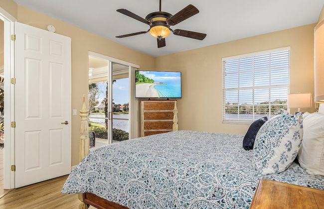 Crown Colony #101 - 16146 Mount Abbey Way 2 Bedroom Condo by RedAwning - Foto 5